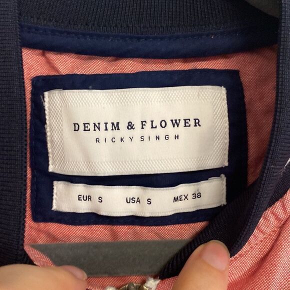 DENIM & FLOWERS- Seer Sucker zip up jacket - Size small - Picture 4 of 12